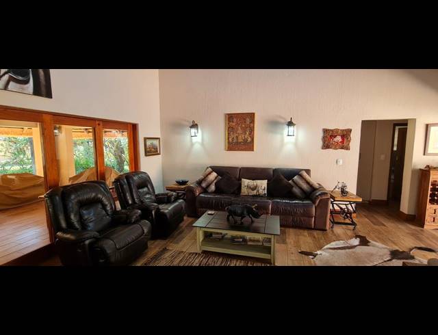 4 BEDROOM HOUSE FOR SALE IN LAKELAND ESTATE